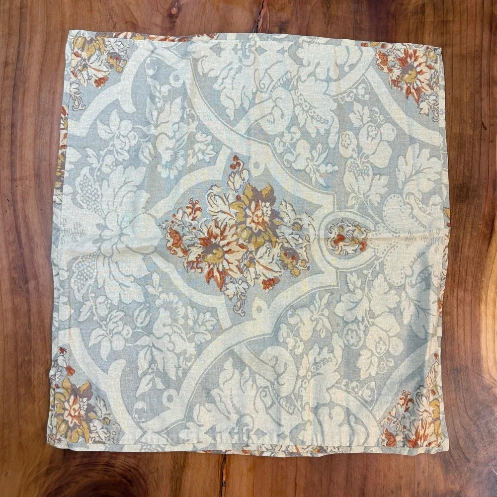 Pottery Barn Camilla Damask Medallion Standard Pillow Shams Linen Blend A4-4